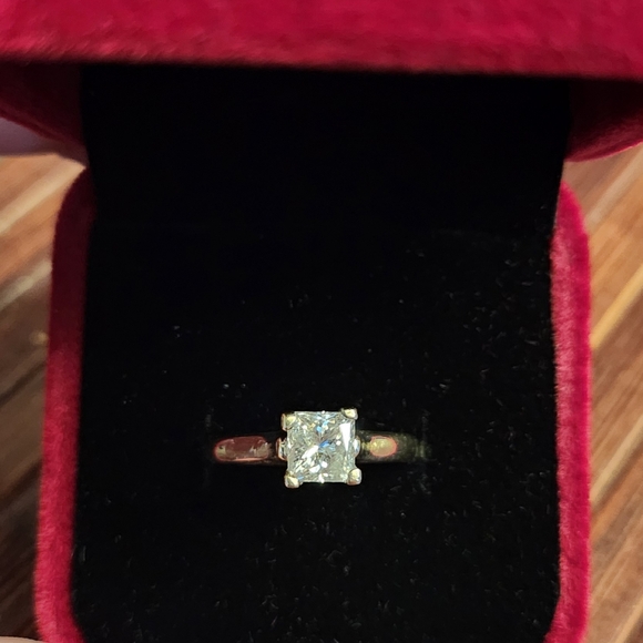 Diamond engagement ring - Picture 1 of 1